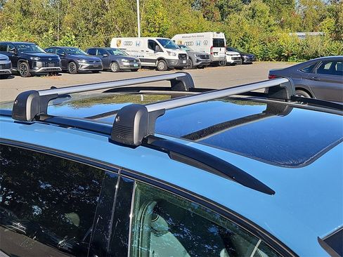 New 2025 Volkswagen Tiguan SE R-Line image 12