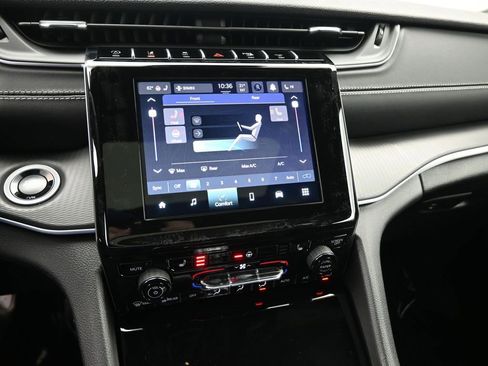 New 2026 Jeep Grand Cherokee L Laredo image 17