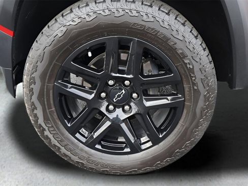 Used 2024 Chevrolet Colorado Trail Boss w/ Technology Package image 27