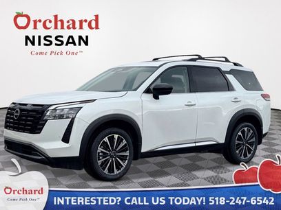 New 2026 Nissan Pathfinder Platinum w/ Cargo Package