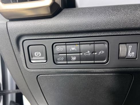 Certified 2025 GMC Hummer EV 3X AWD/4WD image 18