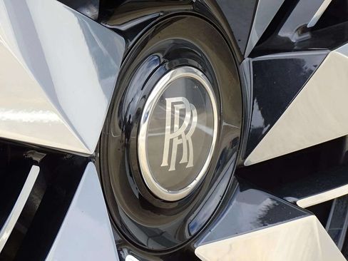 Certified 2025 Rolls-Royce Cullinan AWD/4WD image 27