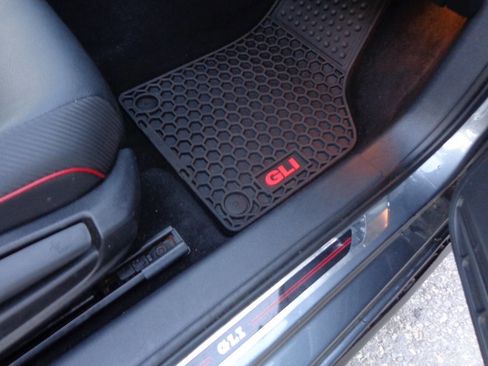 Used 2015 Volkswagen Jetta GLI SEL image 16