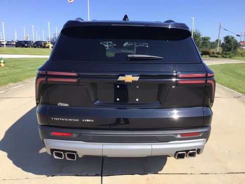Used 2026 Chevrolet Traverse LT AWD/4WD image 5