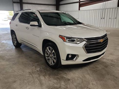Used 2021 Chevrolet Traverse Premier FWD image 7