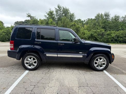 Used 2012 Jeep Liberty Sport AWD/4WD image 6