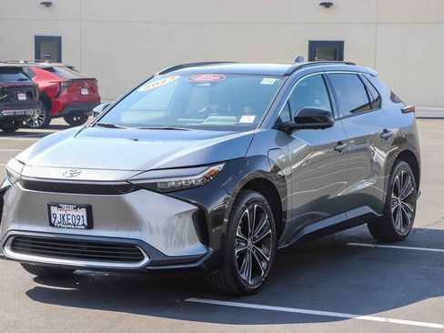 Certified 2023 Toyota bZ4X FWD image 3