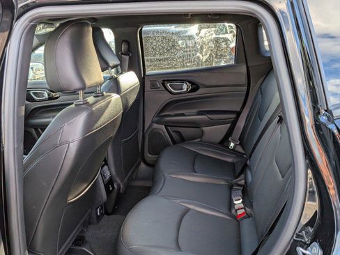 New 2025 Jeep Compass Limited w/ High Altitude Package image 10