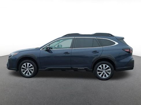 Used 2023 Subaru Outback Premium image 3