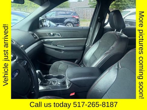 Used 2019 Ford Explorer XLT w/ Equipment Group 202A AWD/4WD image 3