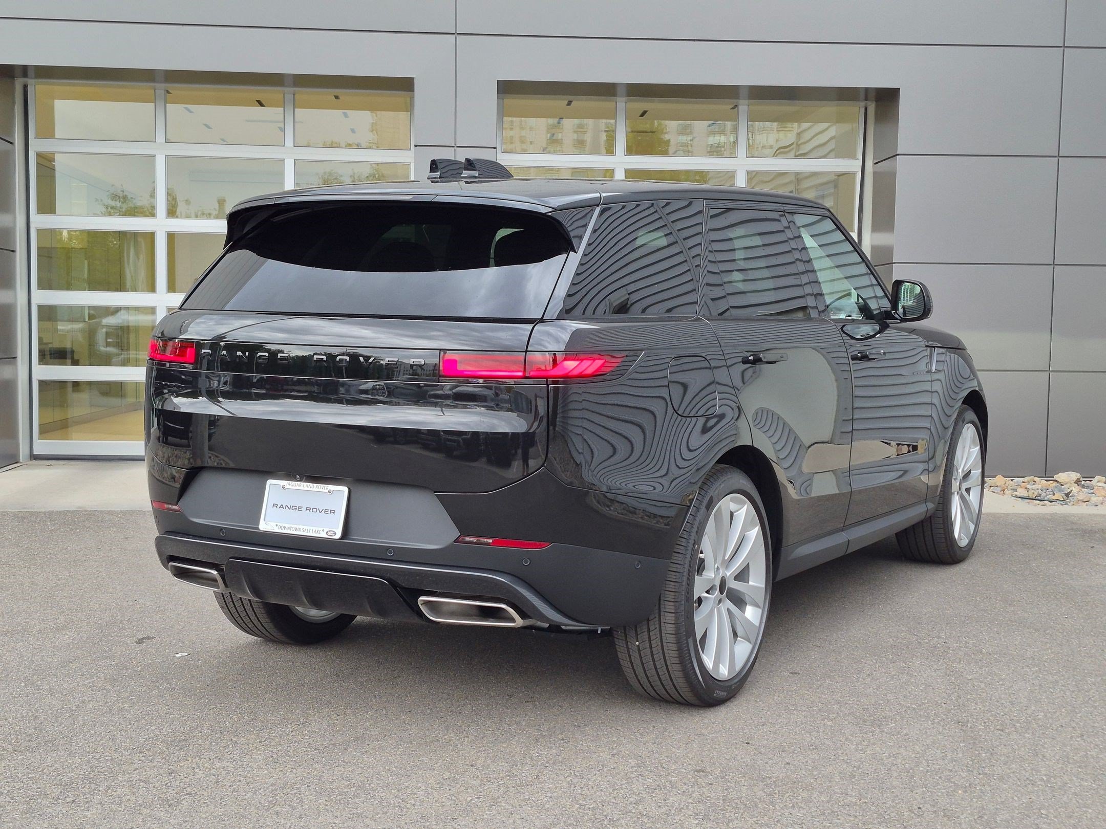 New 2027 Land Rover Range Rover Sport SE AWD/4WD image 5