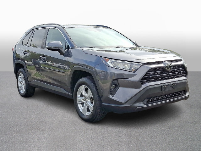 Used 2021 Toyota RAV4 XLE w/ Convenience Package AWD/4WD image 3