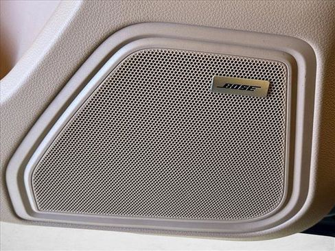 Used 2026 Porsche Macan AWD/4WD image 12