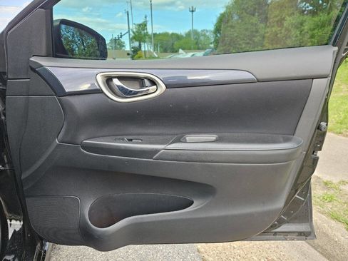 Used 2018 Nissan Sentra SR FWD image 17