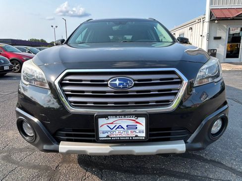 Used 2017 Subaru Outback 2.5i Touring AWD/4WD image 2
