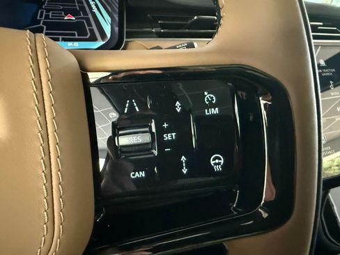 New 2026 Land Rover Range Rover Sport Dynamic SE AWD/4WD image 17
