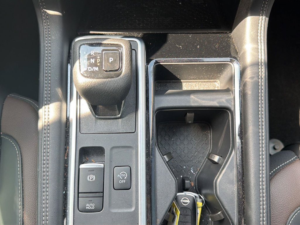 Used 2025 Nissan Pathfinder Platinum AWD/4WD image 24
