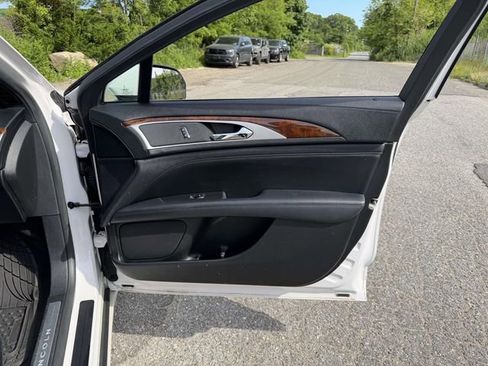 Used 2017 Lincoln MKZ Reserve w/ Climate Package AWD/4WD image 12