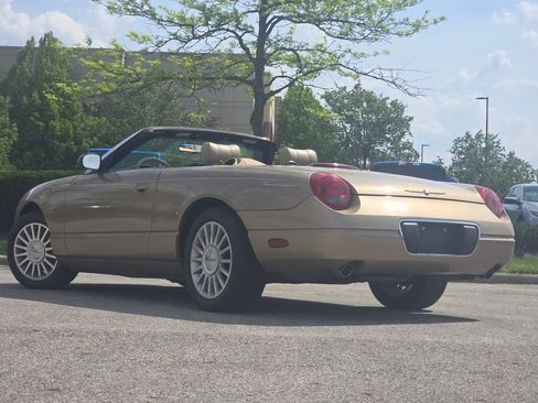 Used 2005 Ford Thunderbird RWD image 11