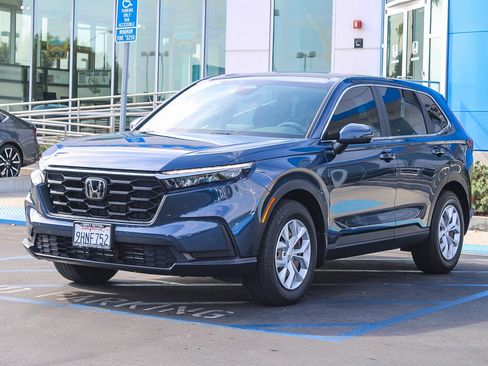 Used 2023 Honda CR-V LX image 3