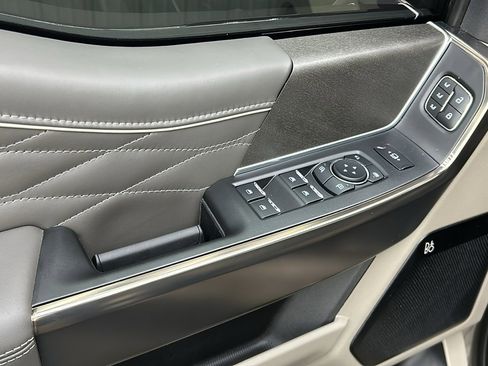 Used 2026 Ford F450 Platinum w/ Platinum Plus Package image 34