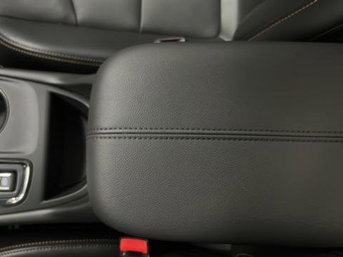 Used 2024 Chevrolet Equinox Premier image 20