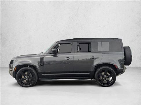 Used 2025 Land Rover Defender 110 X-Dynamic SE AWD/4WD image 5