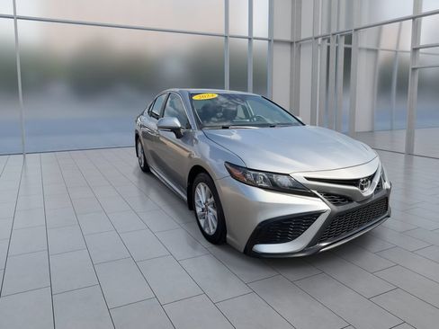 Used 2024 Toyota Camry SE FWD image 2