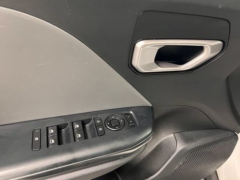Used 2025 Kia K4 FWD image 23
