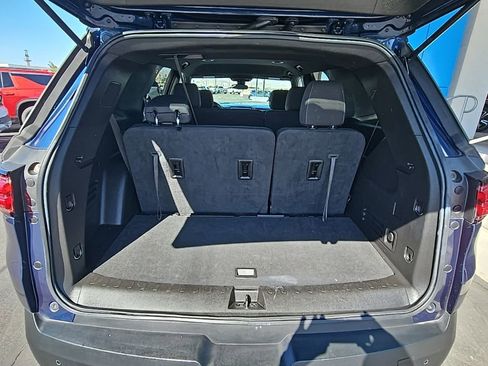 Used 2023 Chevrolet Traverse LT image 12