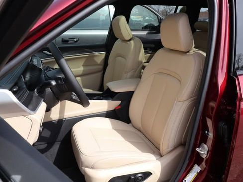 New 2026 Jeep Grand Cherokee Limited AWD/4WD image 11