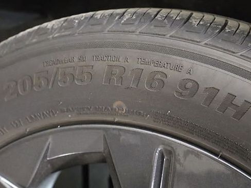 Used 2023 Hyundai Elantra SEL w/ Preferred Accessory Package image 40