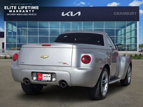 Used 2005 Chevrolet SSR w/ Preferred Equipment Group RWD image 5