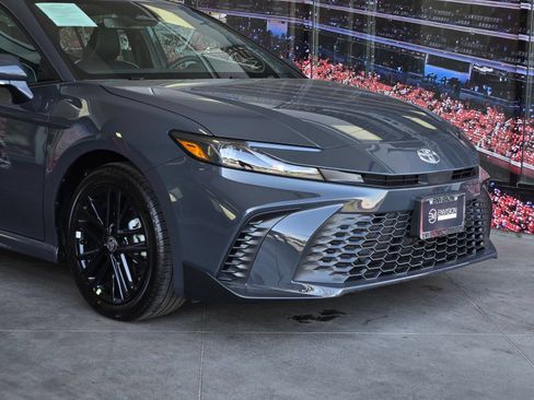 Used 2026 Toyota Camry SE FWD image 2