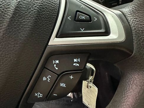 Used 2016 Ford Fusion SE image 15