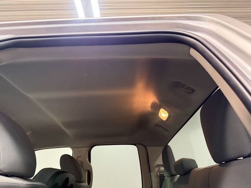 Used 2017 RAM 1500 Express RWD image 10