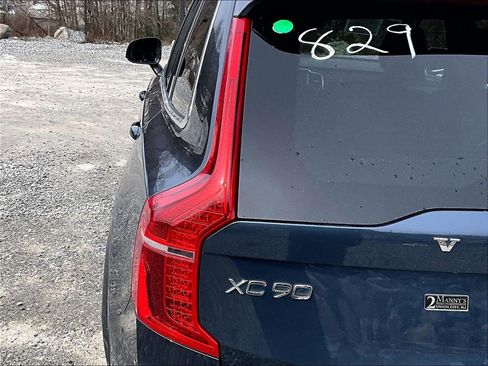 Used 2021 Volvo XC90 T5 Momentum w/ Protection Package Premier image 29