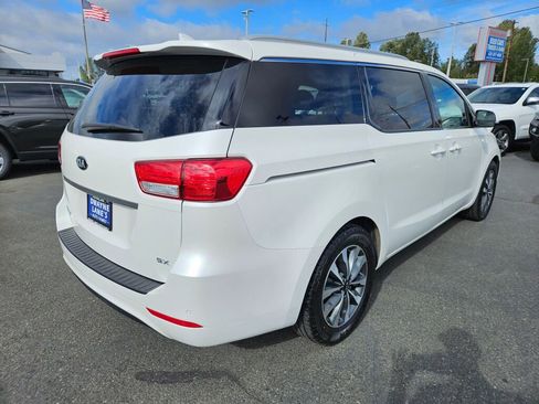 Used 2015 Kia Sedona SX image 9