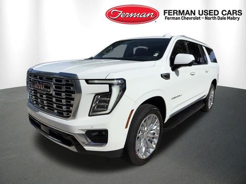 Used 2025 GMC Yukon XL Denali AWD/4WD image 9