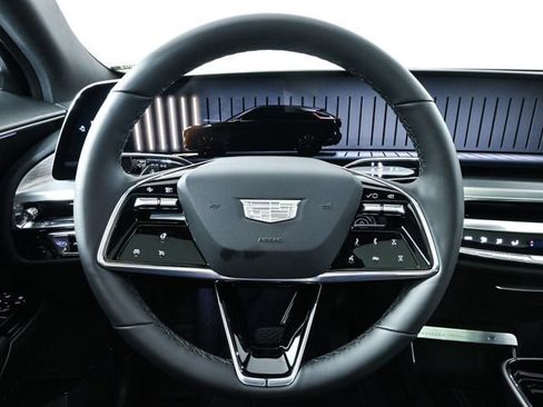 New 2025 Cadillac Lyriq Luxury image 10