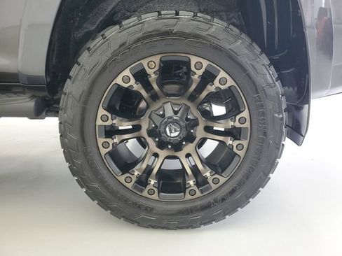 Used 2018 Toyota 4Runner TRD Off-Road Premium image 10