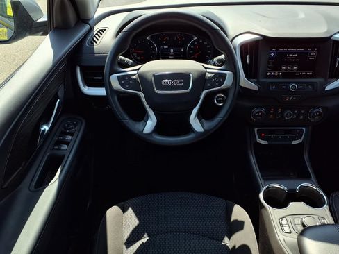 Used 2024 GMC Terrain SLE w/ Driver Convenience Package FWD image 15