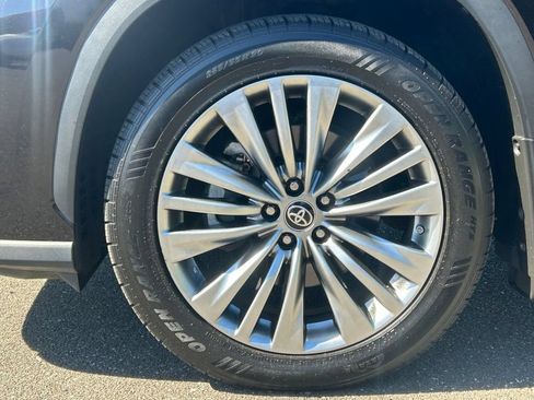 Used 2022 Toyota Highlander Platinum AWD/4WD image 9