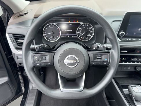 Used 2023 Nissan Rogue SV image 26