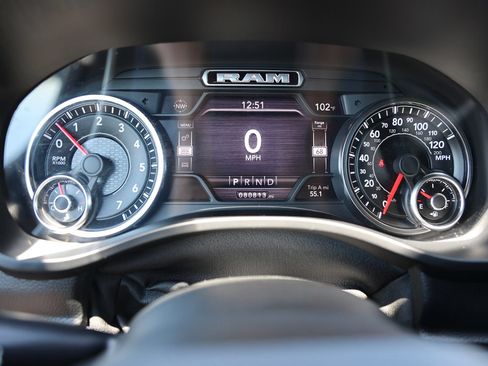 Used 2021 RAM 1500 Big Horn AWD/4WD image 38