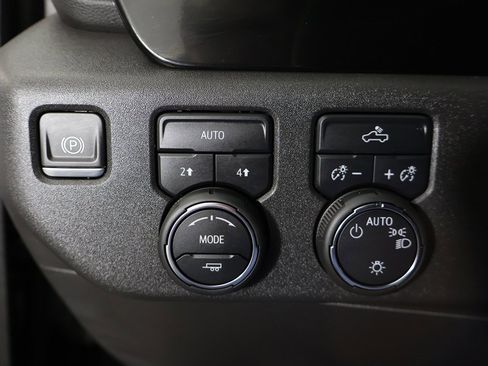 Used 2024 Chevrolet Silverado 1500 LT image 36