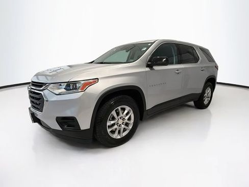Used 2021 Chevrolet Traverse LS FWD image 3