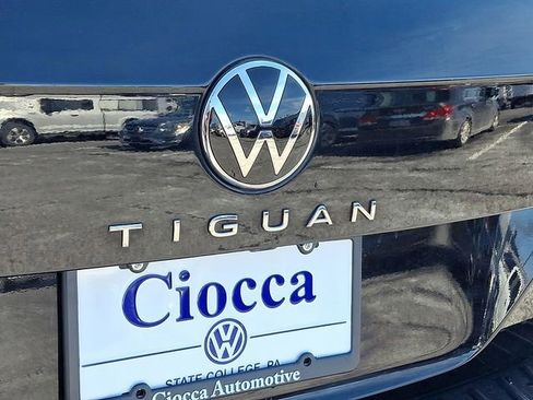 Used 2022 Volkswagen Tiguan SE R-Line image 33