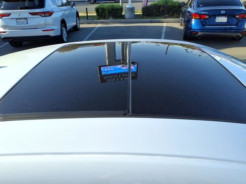 Used 2024 Chevrolet Malibu LT image 5