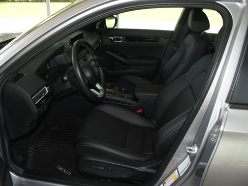 Certified 2025 Honda Civic Sport Touring image 8